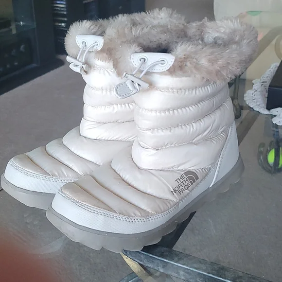 North Face Thermoball Puffer Ankle Booties Sz 7 - Picture 2 of 10